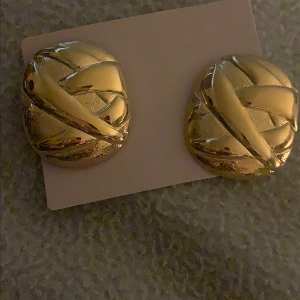 Clip earrings